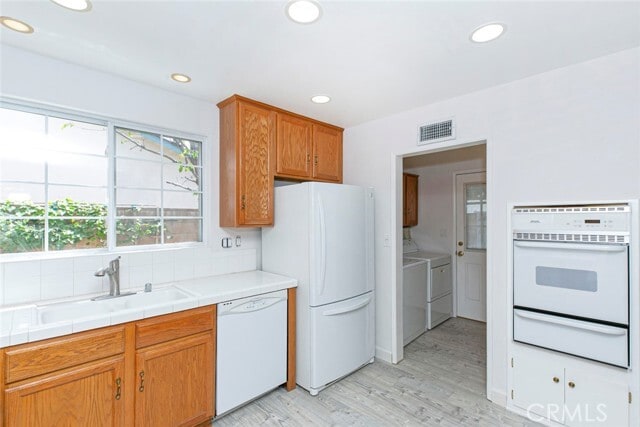 Building Photo - 22504 Hartland St
