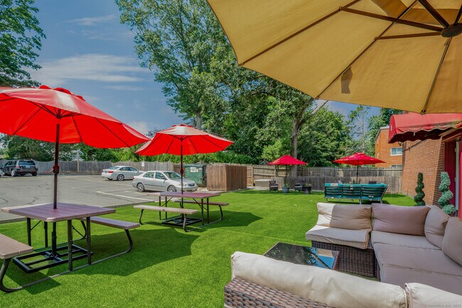 Building Photo - 115 S Main St