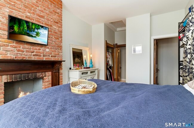 Building Photo - 1 Linden Pl