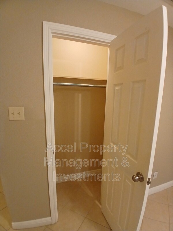 Building Photo - 3601 Mina De Oro