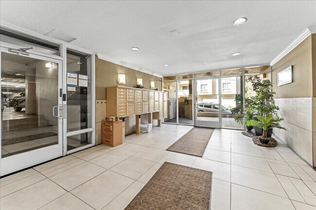 Building Photo - 55 Fairmount Ave