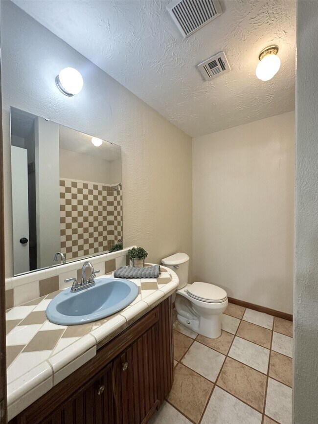 Building Photo - 2509 Wall St