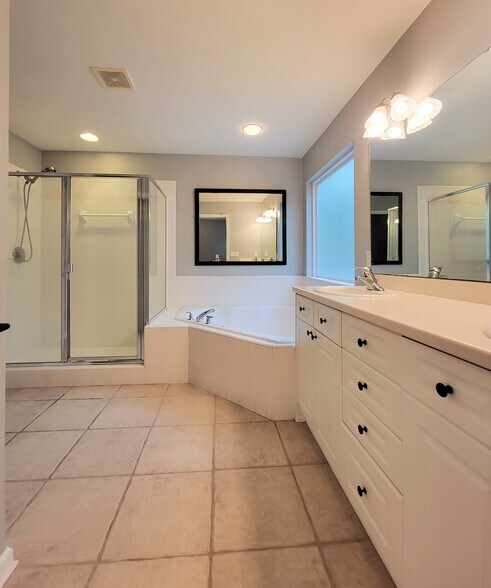 Building Photo - 2921 Alexis Ln