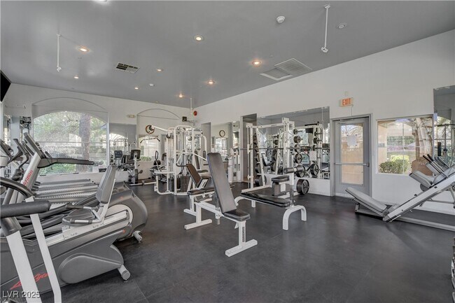 Building Photo - 1713 Sky of Red Dr