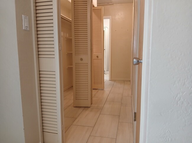 Building Photo - 5682 45th Ave N