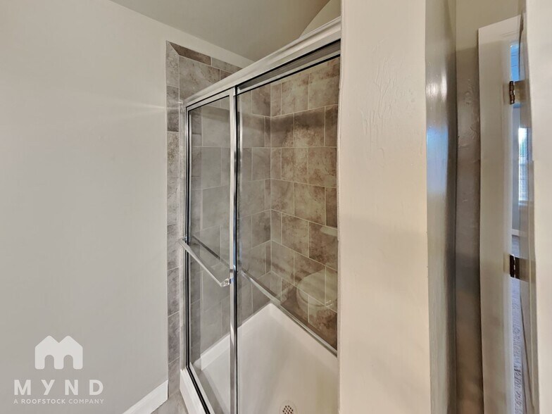 Building Photo - 1109 Merlin Dr