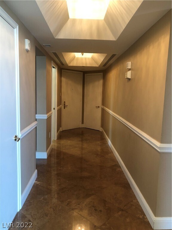 Building Photo - 2747 Paradise Rd