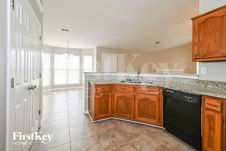 Building Photo - 9181 Triple Crown Loop E