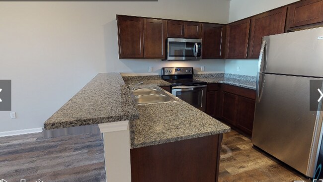 Building Photo - Mid-Town Park