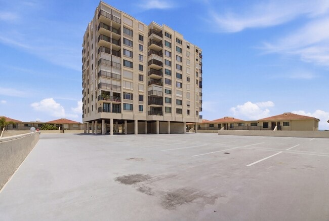 Building Photo - 6322 Palma Del Mar Blvd S