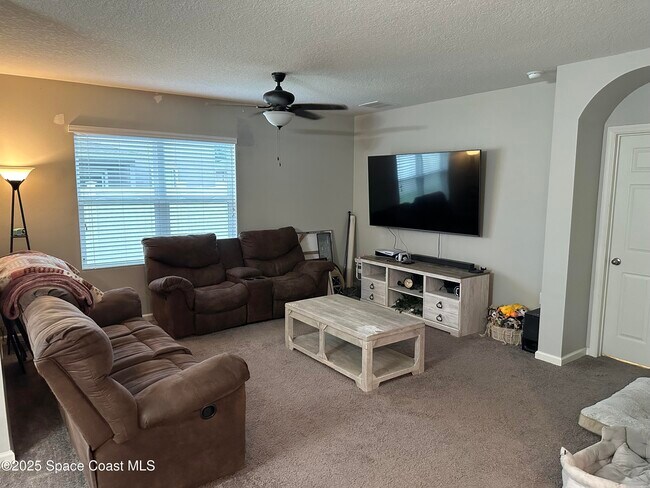 Building Photo - 925 Newton Cir