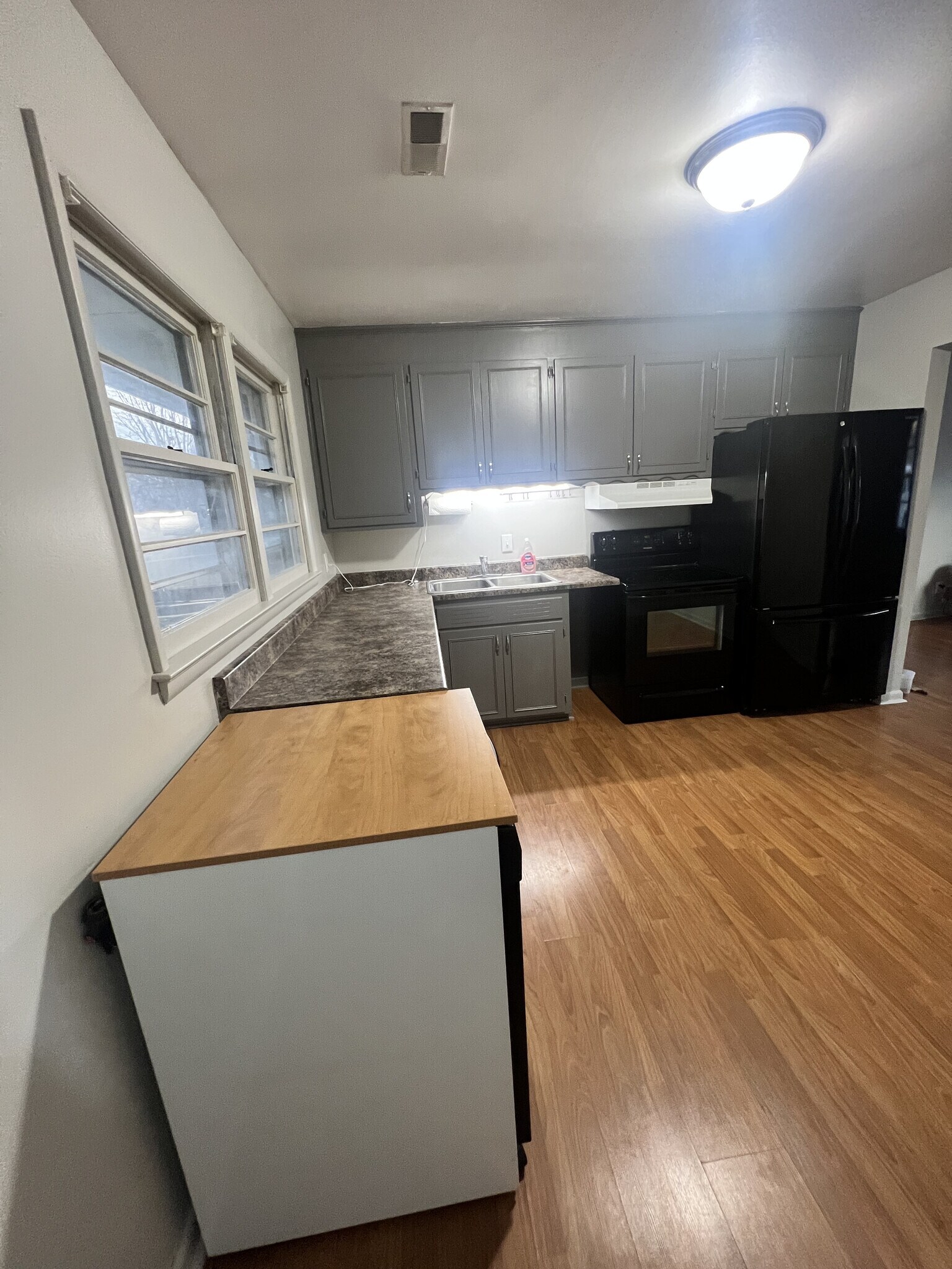 Kitchen 3 - 5810 Wilshire Boulevard