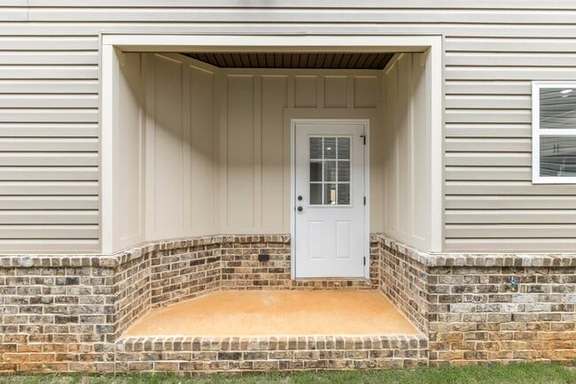 Building Photo - 316 Beau Claire Cir