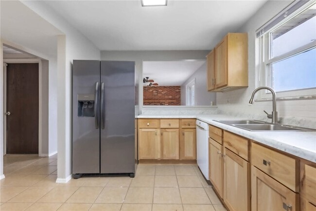 Building Photo - 6117 Charlesgate Rd