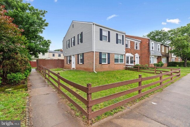 Primary Photo - 8157 Community Dr