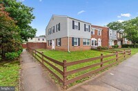 Building Photo - 8157 Community Dr