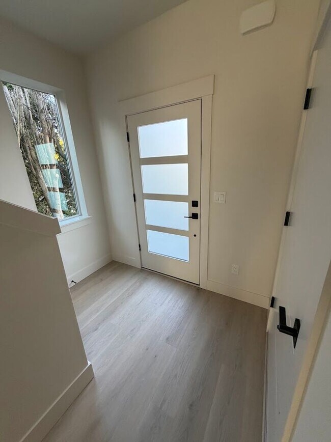 Building Photo - Elvira Place