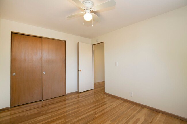 Building Photo - 1518 5th Ave W