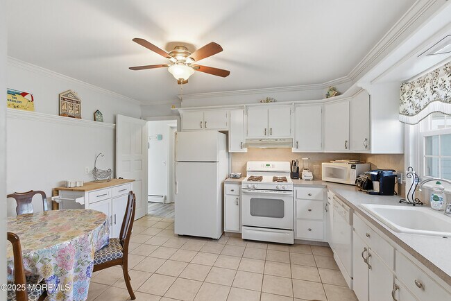 Building Photo - 204 Neptune Pl