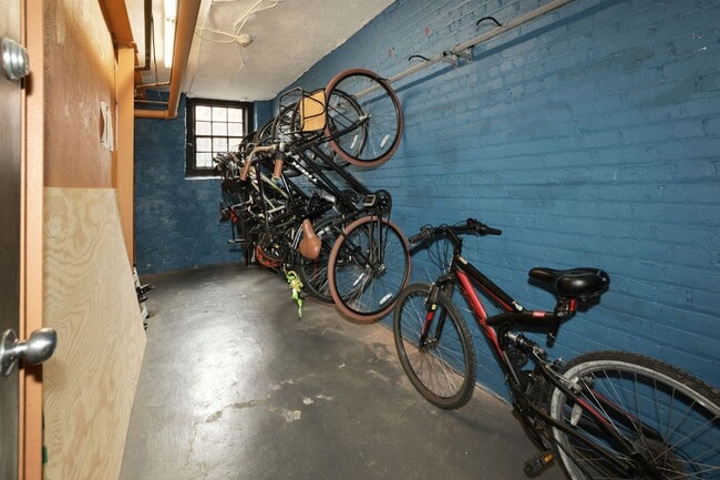 Building Photo - 56 Glenwood Ave