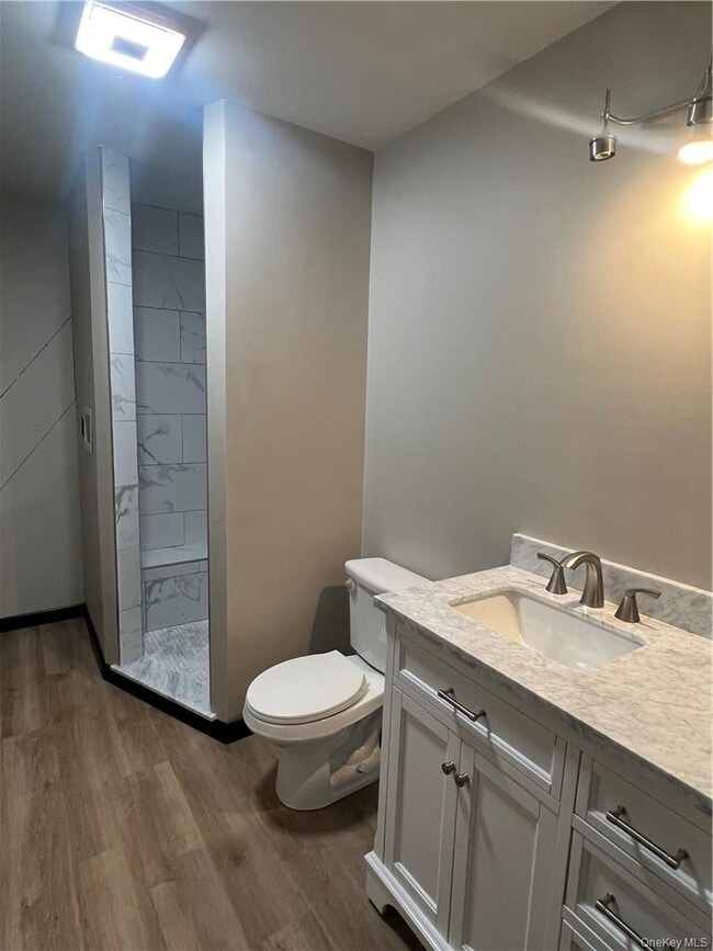 Building Photo - 30 Henry St