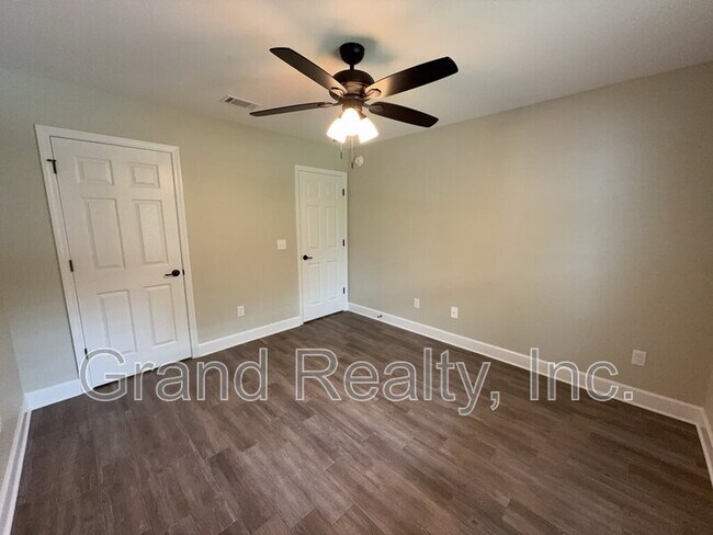 Building Photo - 7230 Par Ln