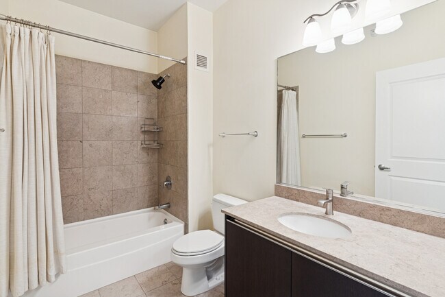 Building Photo - 225 N Columbus Dr