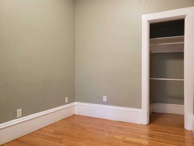 Building Photo - 141 Arlington St