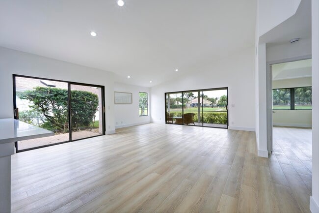 Building Photo - 6890 Touchstone Cir