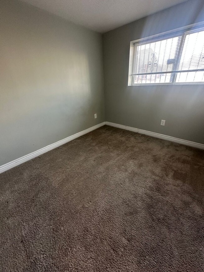 Building Photo - 1416 Harris Ave