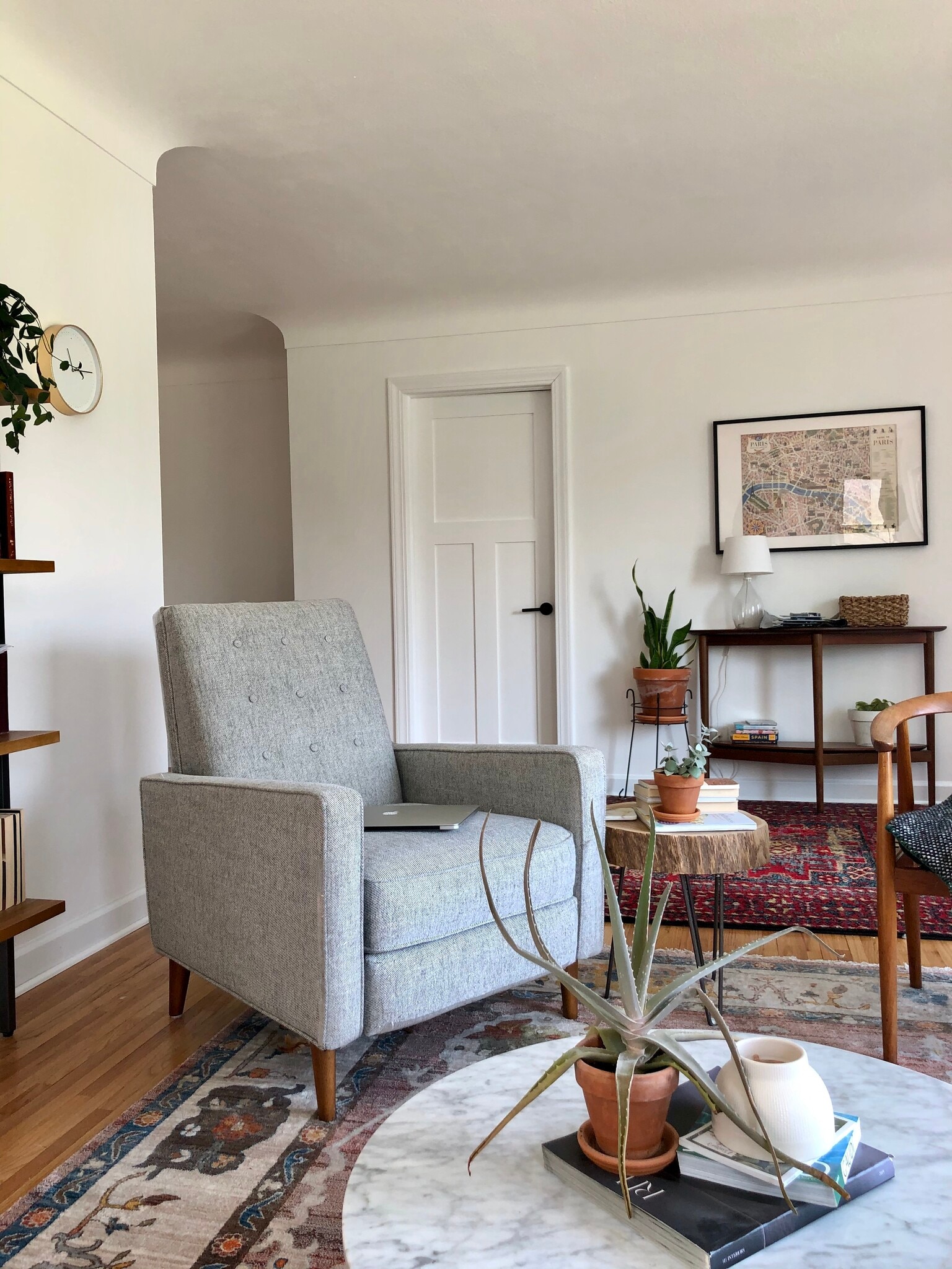 Main Living Room - 4425 York Ave N