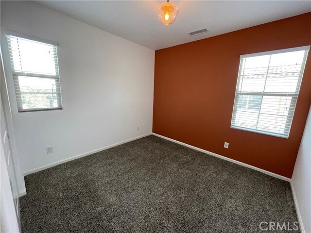 Building Photo - 928 Heritage Ct