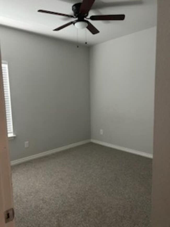 Building Photo - 4-bedroom 2-bathroom house for rent! HOUSI...