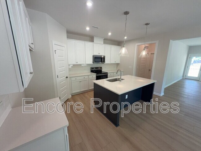 Building Photo - 135 Little Gem Ln