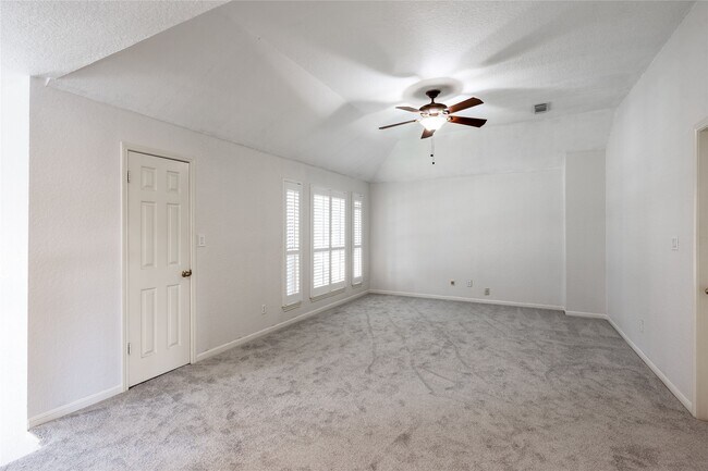 Building Photo - 4700 Broadmoor Dr