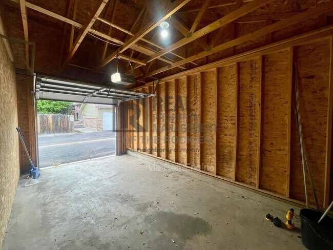 Building Photo - 2702 Rigden Pkwy