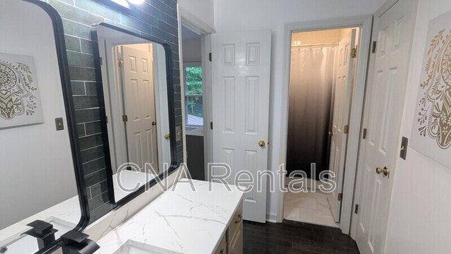 Building Photo - 573 Trailwood Ln SW