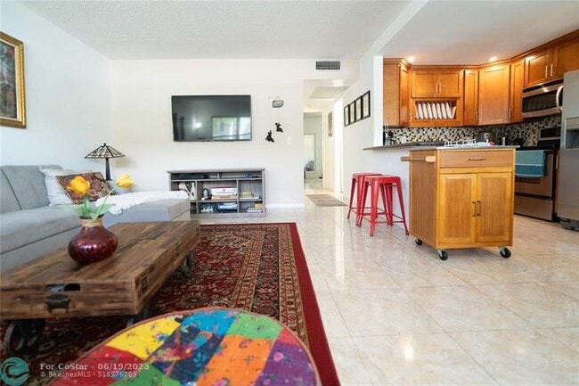 Primary Photo - 13250 SW 7th Ct