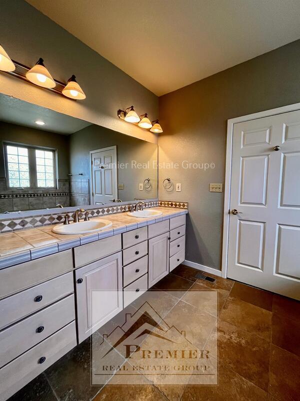 Building Photo - 240 Haversham Dr