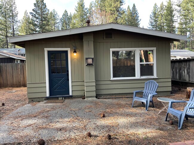Building Photo - 917 Patricia Ln