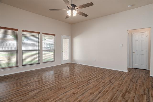 Building Photo - 302 Howard Way Dr