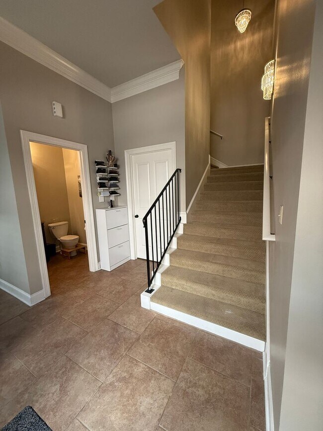 Building Photo - Must See this Beautiful  3/2 Townhome  Available NOW