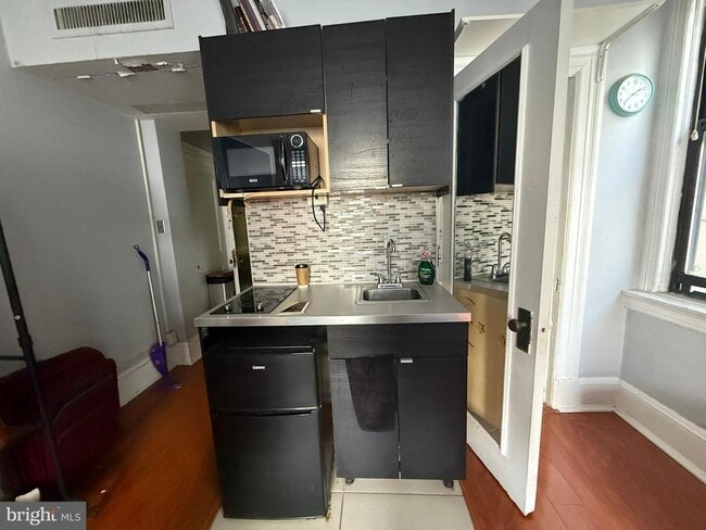 Building Photo - 1324 Locust St