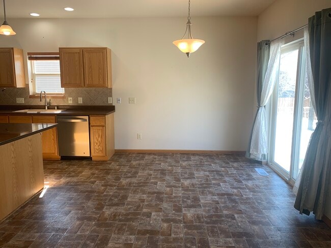 Building Photo - 238 Wind Stone Dr