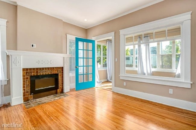 Building Photo - 1136 N Columbus Ave