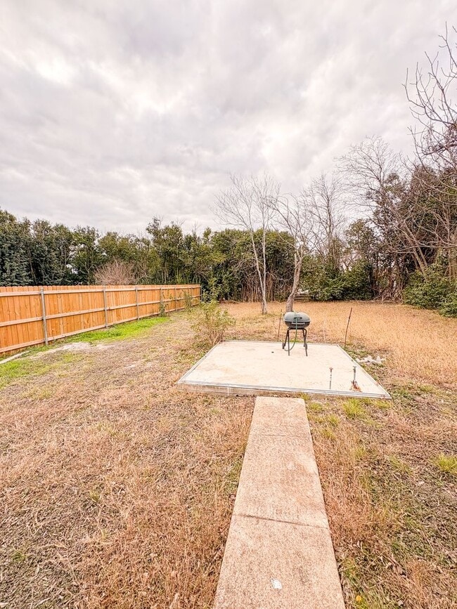 Building Photo - 806 S 22nd St