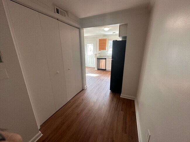 Building Photo - Charming 3BR Townhome in Atlanta