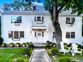 Building Photo - 28 Oak St