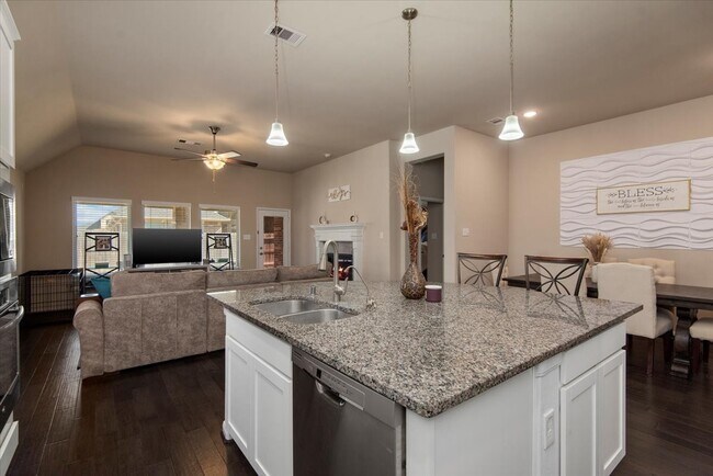 Building Photo - 2127 Blossomcrown Dr