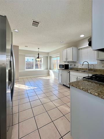 Building Photo - 814 Clearlake Dr